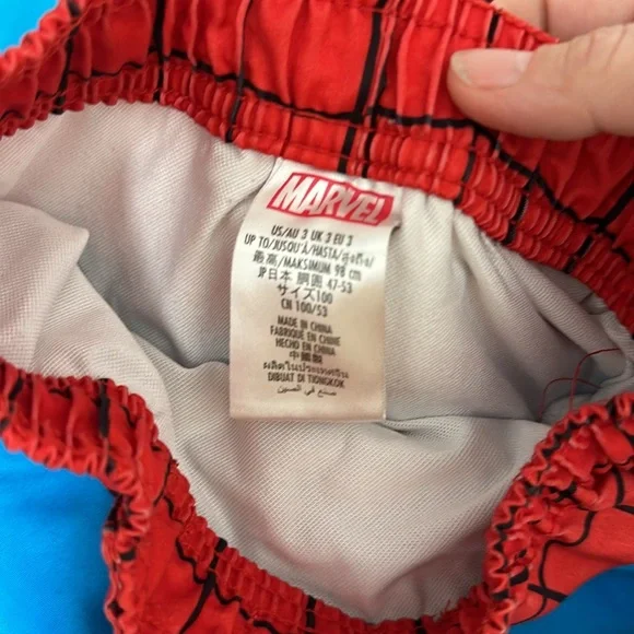 Marvel Spider-Man swimsuit, size 3 (3T) - Picture 3 of 4
